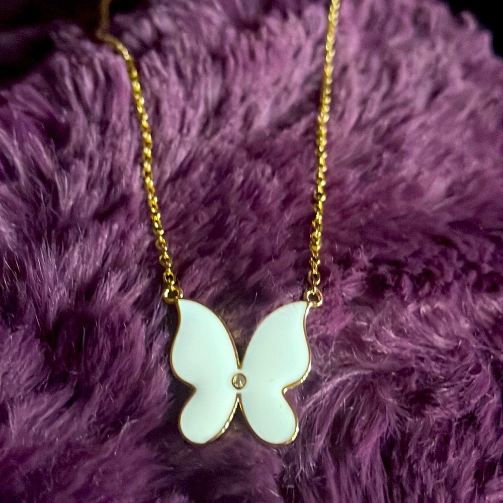 ✨Brand New White Butterfly 🦋 attached to the Gold Chain🦋